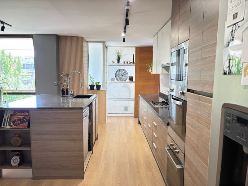 Departamento en venta en Los Domínicos, Las Condes, 4 dormitorios y 5 baños