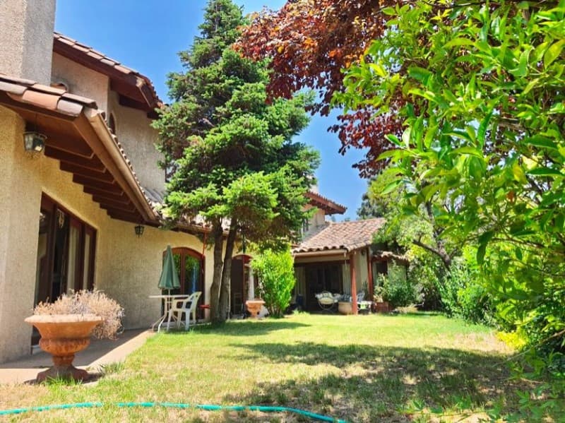 Casa en venta en El Arrayan, Lo Barnechea, 7 dormitorios y 5 baños